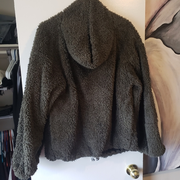 Warm Restore Sherpa Pullover - Picture 3 of 6